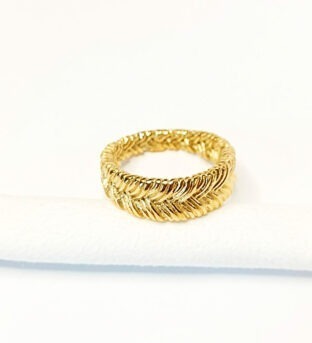 Anillo de hoja dorada susurrante