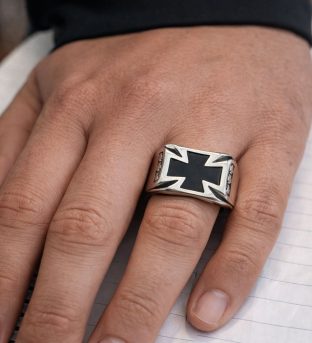 anillo cruz malta modelo