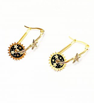 Pendiente con sol y detalles de estrellas