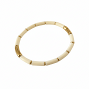 pulsera blanca y dorada