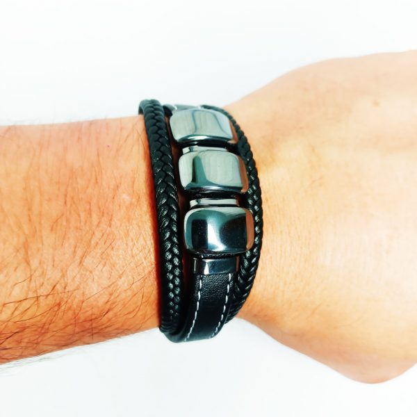 pulseracuero3piedrasbrazo