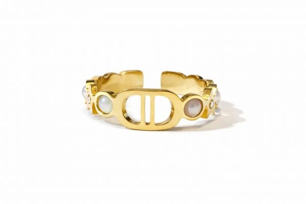 anillo hebilla y perlas