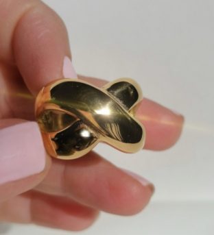 Anillo cruzado maximalista