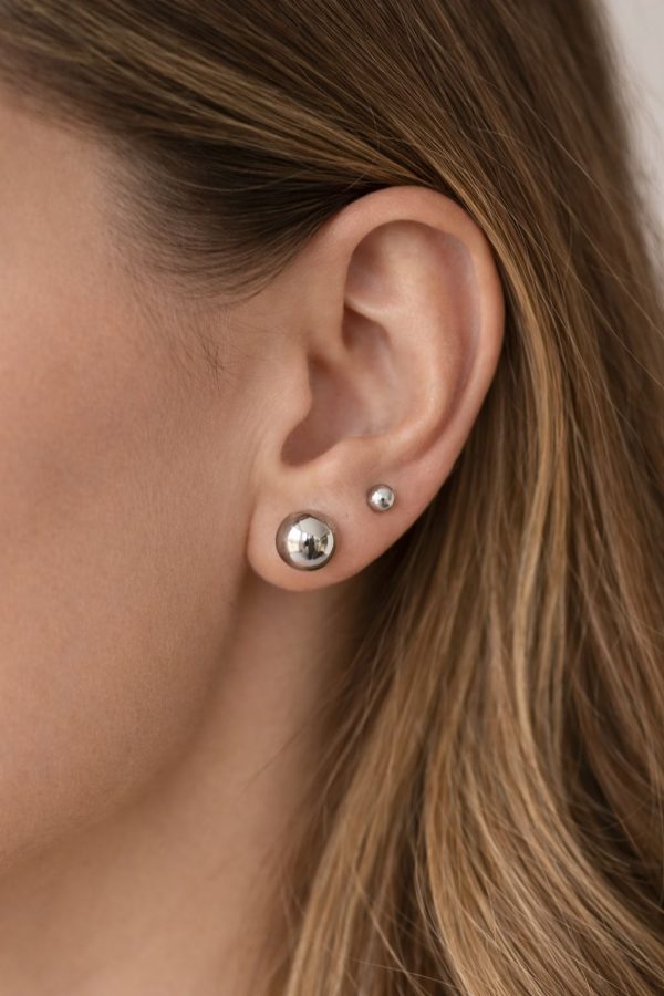 pendientes pequeños bolitas modelo